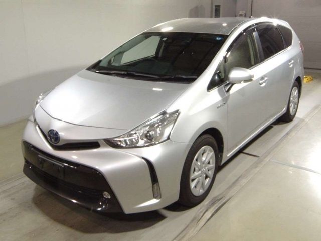 2011 Toyota Prius alpha ZVW41W 2020 г. (TAA Tohoku)